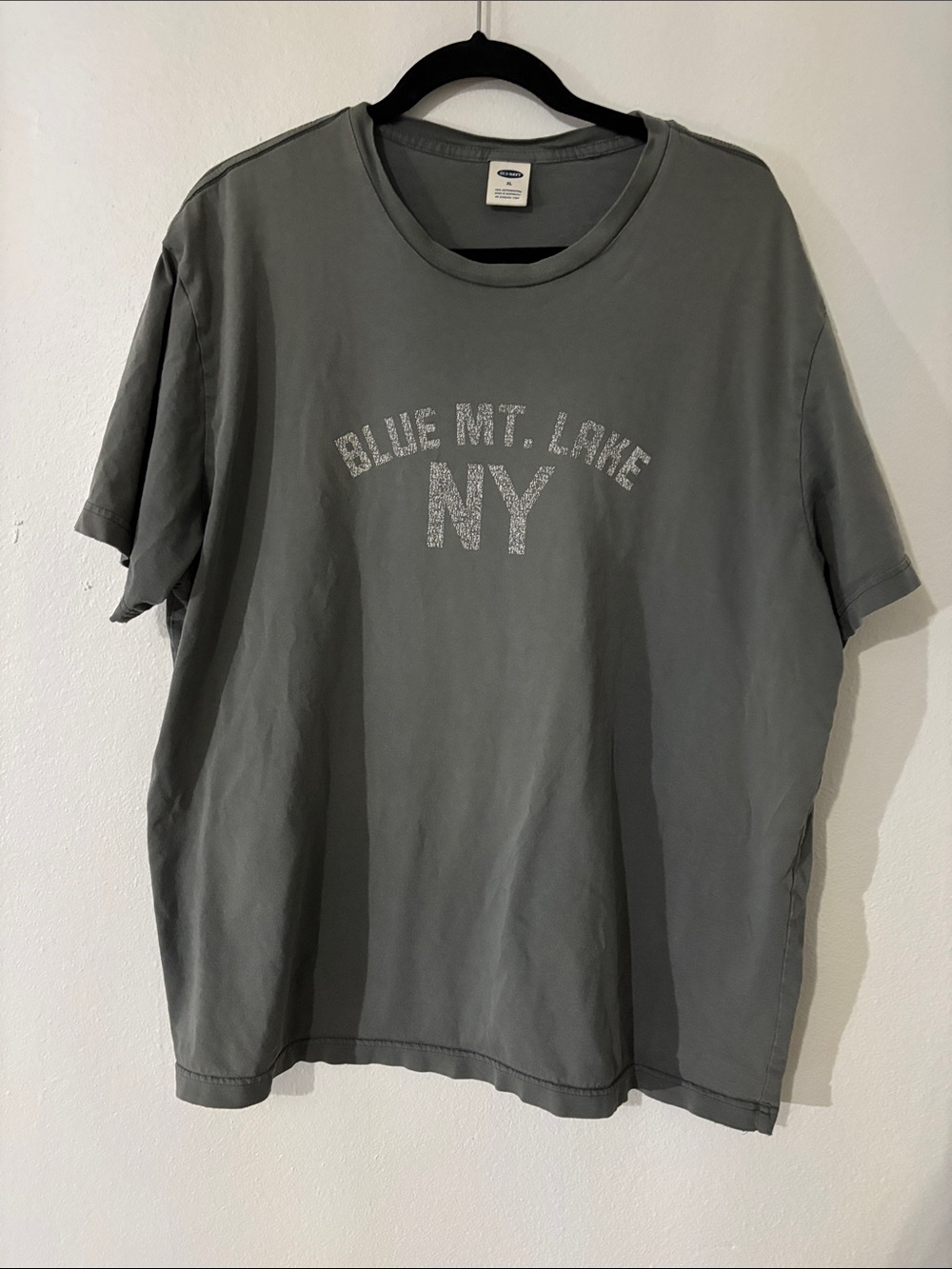 Old Navy Gray 'Blue Mt. Lake NY' Short Sleeve Crewneck Tee